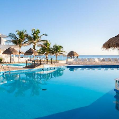 Brisas Beachfront Penthouses Cancún Exterior foto