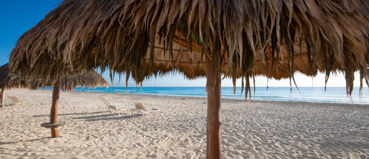 Brisas Beachfront Penthouses Cancún Exterior foto