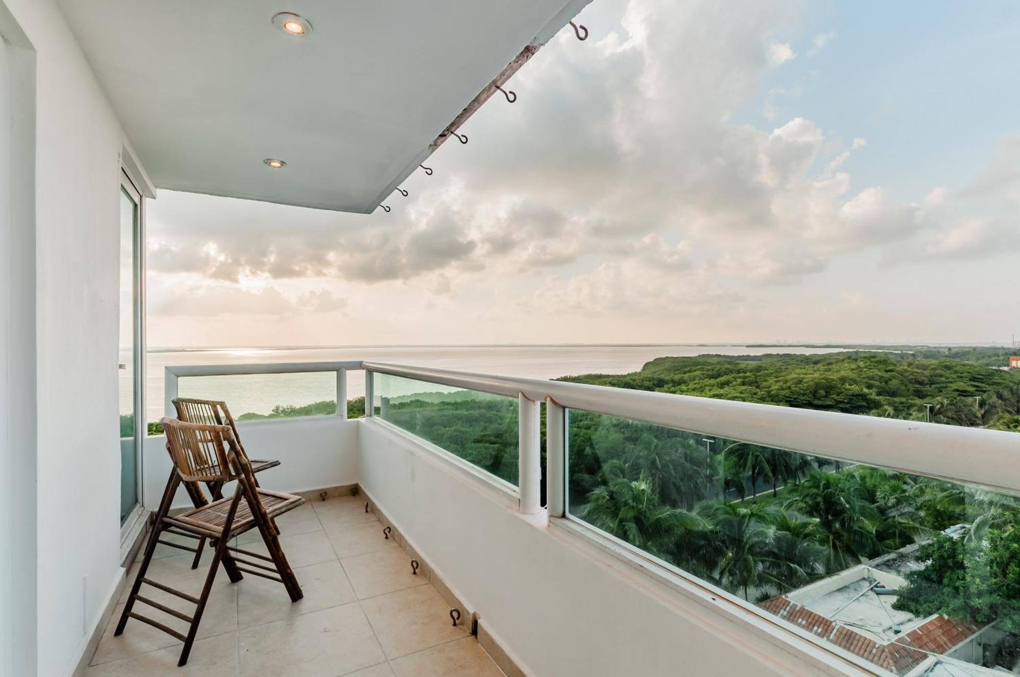 Brisas Beachfront Penthouses Cancún Exterior foto