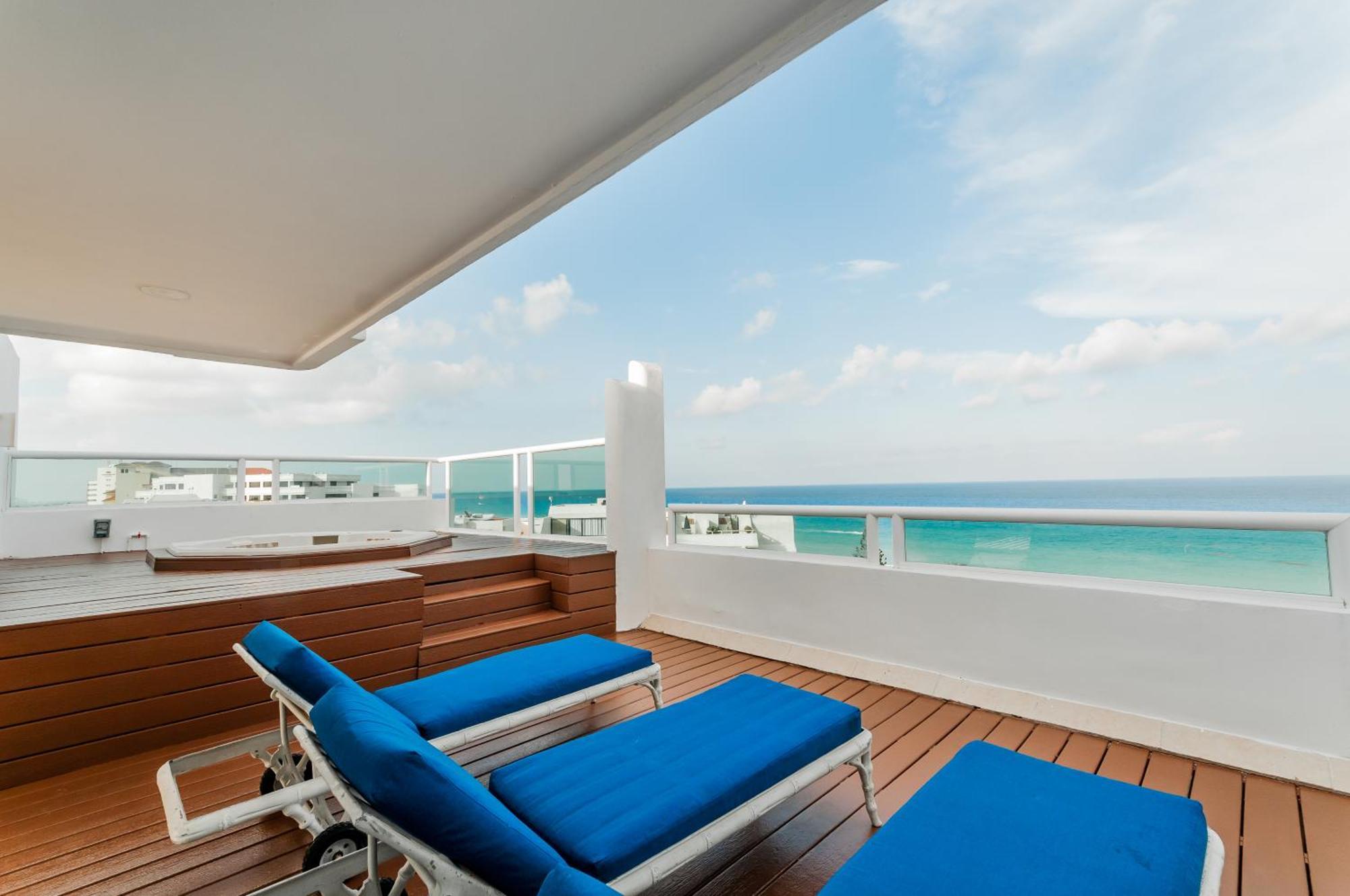 Brisas Beachfront Penthouses Cancún Exterior foto