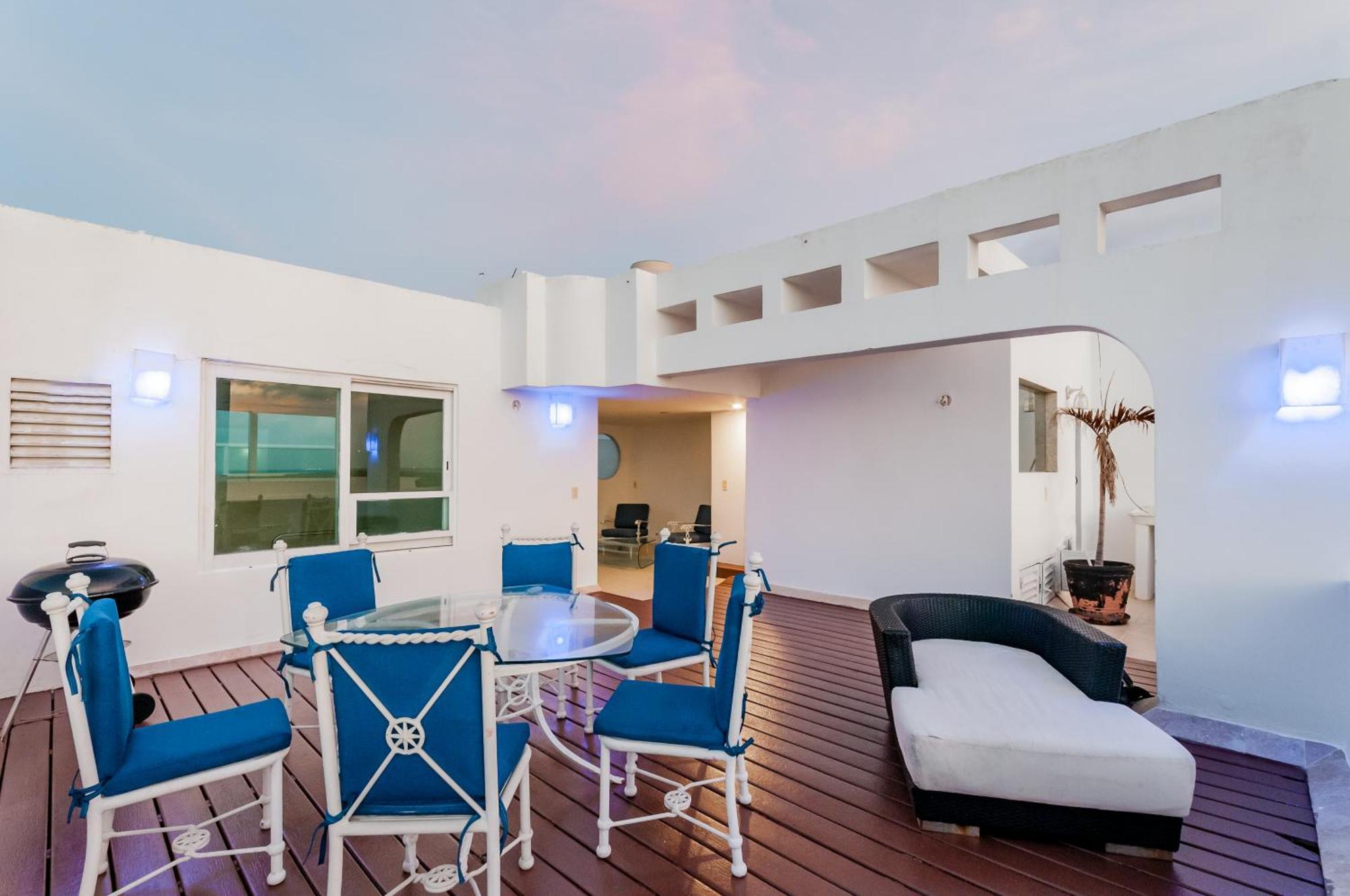 Brisas Beachfront Penthouses Cancún Exterior foto